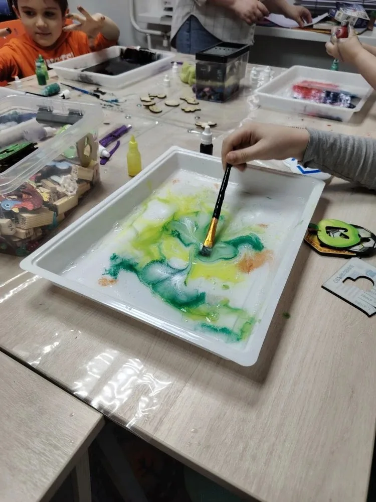 🎨 Волшебство Эбру в кружке арт‑терапии! 🎨